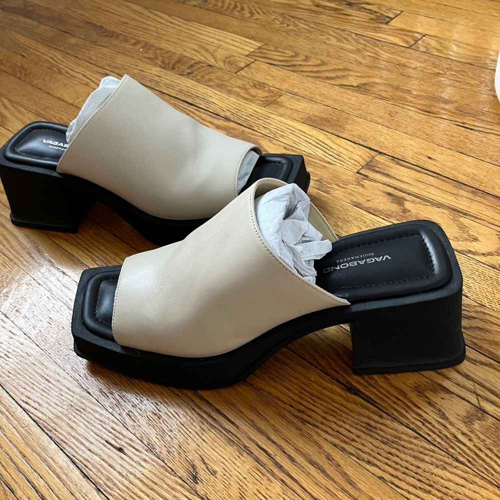 Vagabond Hennie Off-White (Cream) Chunky Heel Mule, European 39, Size 8 US